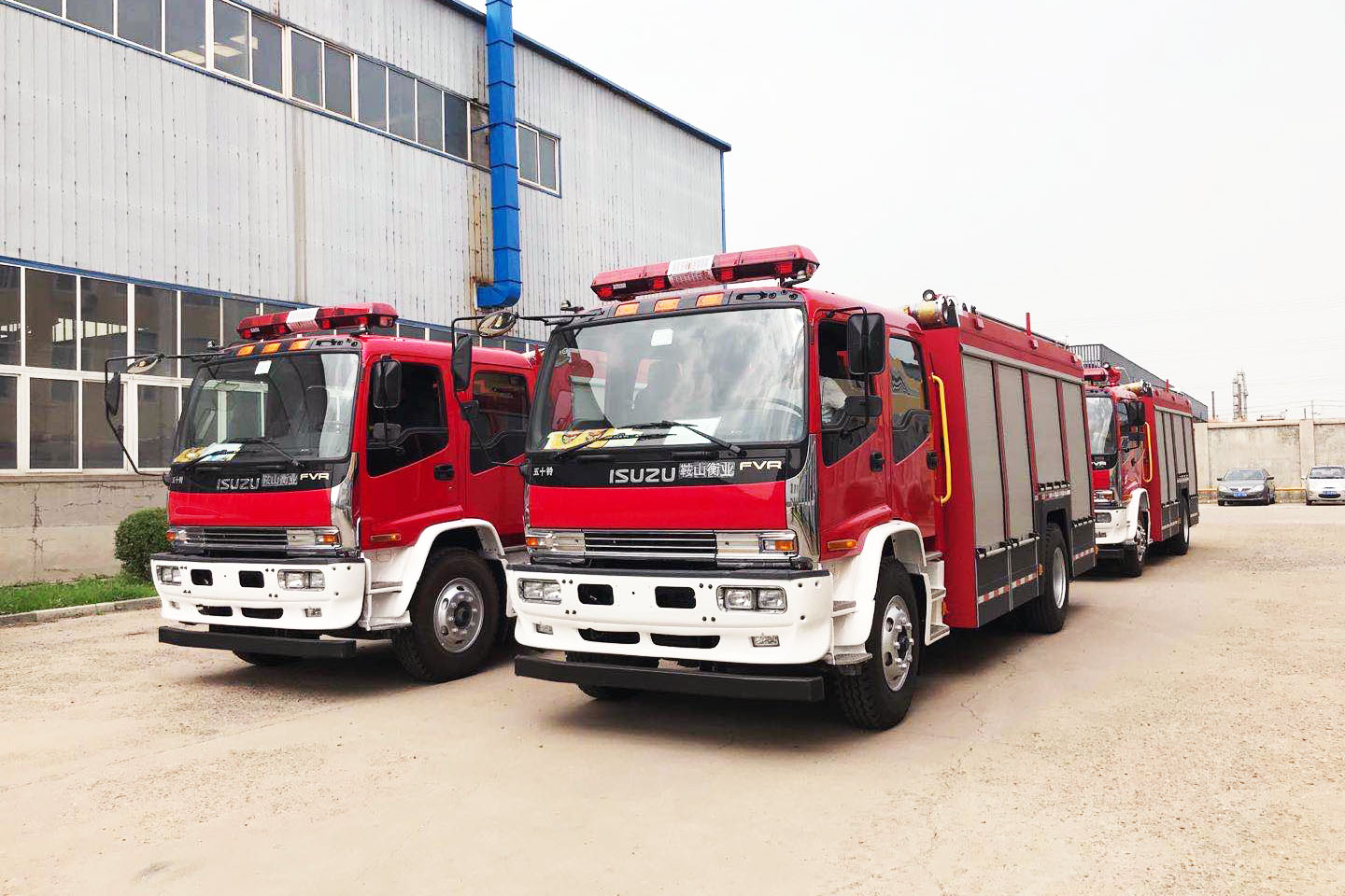 五十鈴6噸水罐消防車發車